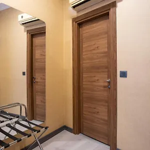  Hotel Orange &