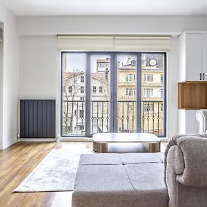  Apartment Comfy Flat In Sisli With Central Location
